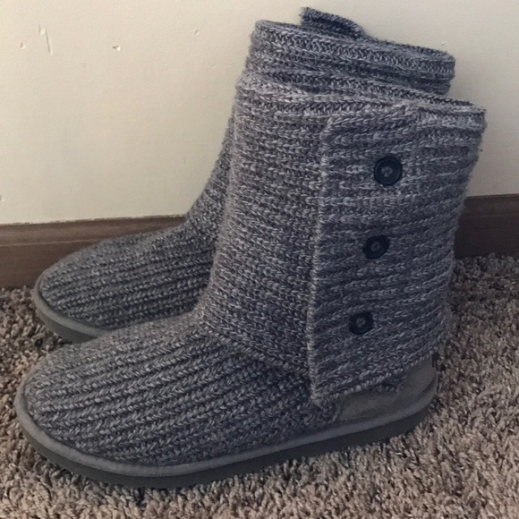 UGGS - Picture 3 of 5